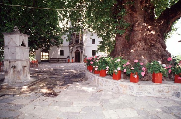 Πλατεία Αγίων Ταξιαρχών